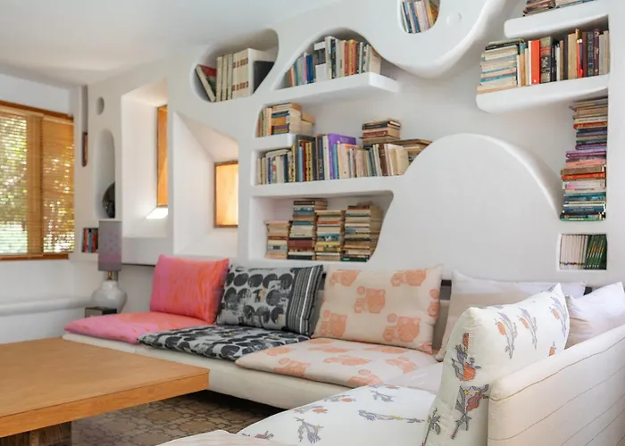 Ixia Villa