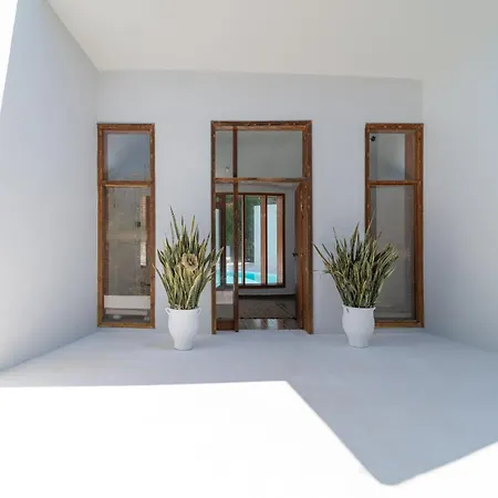 Ixia * Ялиссос